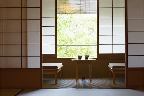山側の景色が見える和室10畳